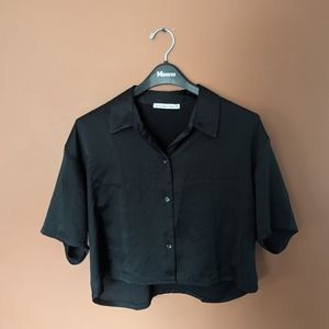 Abercrombie and Fitch Cropped Satin Collared Blouse
